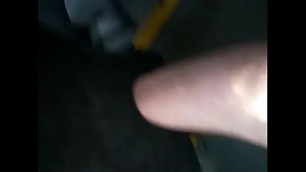 Clips de lecteur Playing with my cock on a bus. pt3 and HD