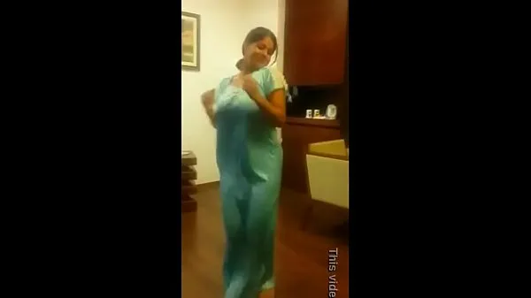 Горячий танец тамильской жены Sumithra для мужа