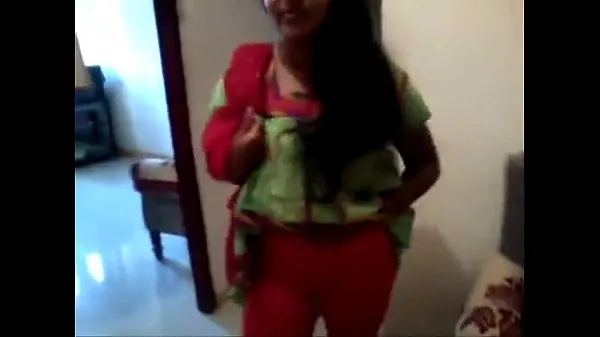 HD Indian girl showing her pussy sürücü Klipleri