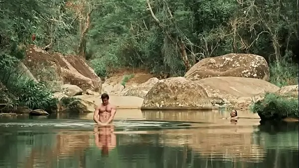 高清Klebber Toledo without clothes on the river in "Eta Mundo Bom驱动器剪辑