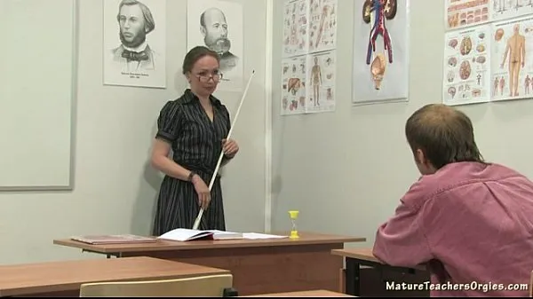 HD-russian teacher-asemaleikkeet