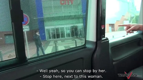 HD Hungarian lazy beauty didnt want to leave the van after fuck 드라이브 클립
