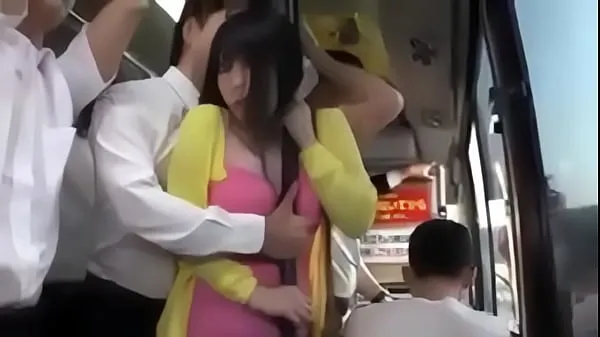 HD young jap is seduced by old man in bus-enhetsklipp