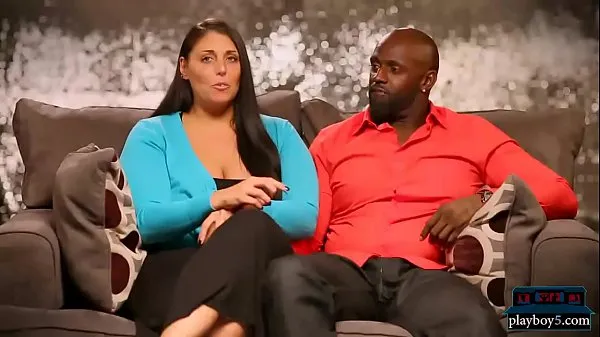 Κλιπ μονάδας δίσκου HD Interracial amateur couple wants to try a threesome