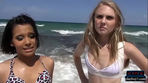 HD Amateur teen picked up on the beach and fucked in a van-drevklip