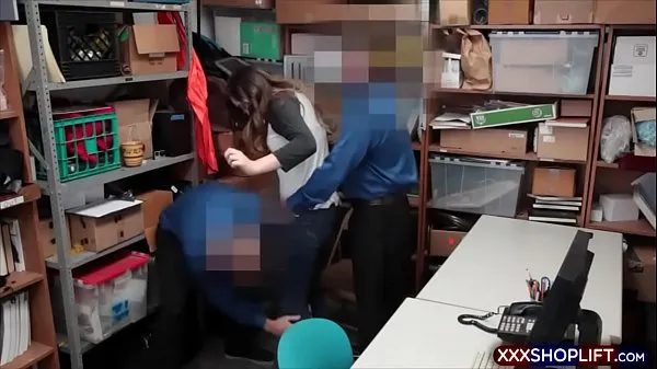 HD Cute teen brunette shoplifter got caught and was taken to the backroom interrogation office where she was fucked by both LP officers Klip pemacu