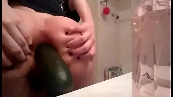 HD Young blonde gf fists herself and puts a cucumber in ass Klip pemacu