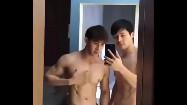 Klipy z disku HD Whose abs is perfect