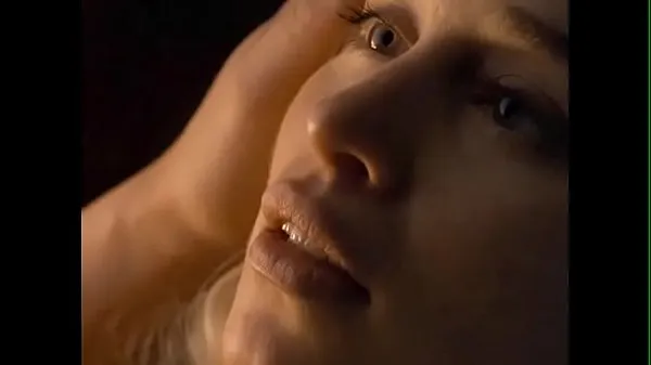 高清Emilia Clarke Sex Scenes In Game Of Thrones驱动器剪辑