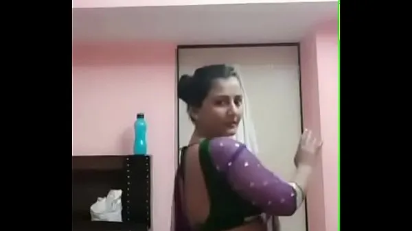 HD Busty pooja bhabhi seductive dance 드라이브 클립