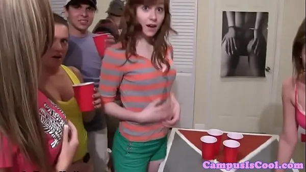HD Crazy college babes drilled at dorm party-enhetsklipp