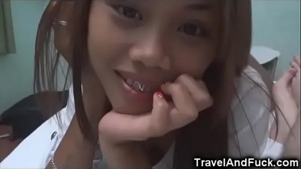 HD Lucky Tourist with 2 Filipina Teens drive Clips