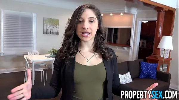 HD PropertySex - College student fucks hot ass real estate agent drive Clips
