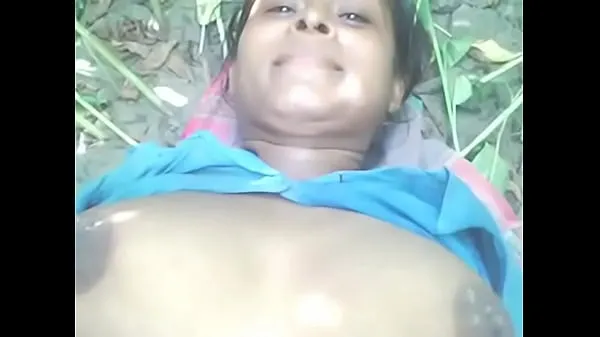 HD Desi Village Aunty Fucked Outdoor with Young Lover-drevklip