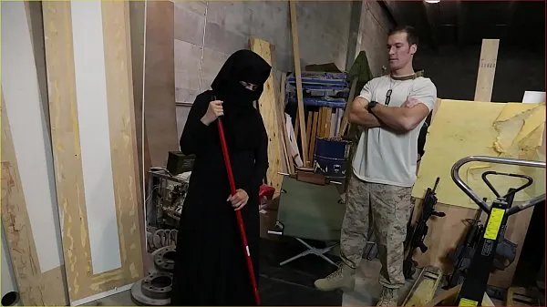 HD-TOUR OF BOOTY - US Soldier Takes A Liking To Sexy Arab Servant-asemaleikkeet