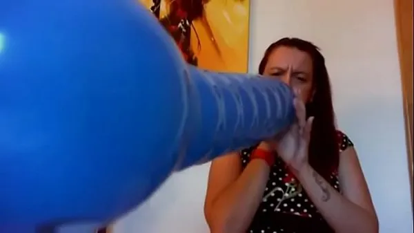 HD Hot balloon fetish video are you ready to cum on this big balloon-drevklip