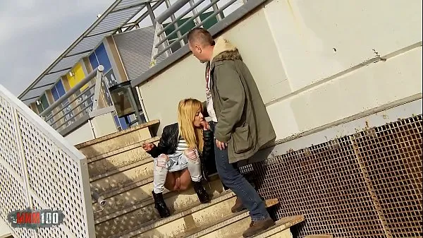 HD Public blowjob while peeing and outdoor fucking with dulce Chiki-drevklip