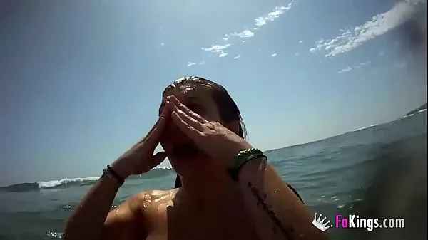 HD Little Mermaid XXX: Sol fingers herself in the Valencia's seaside schijfclips