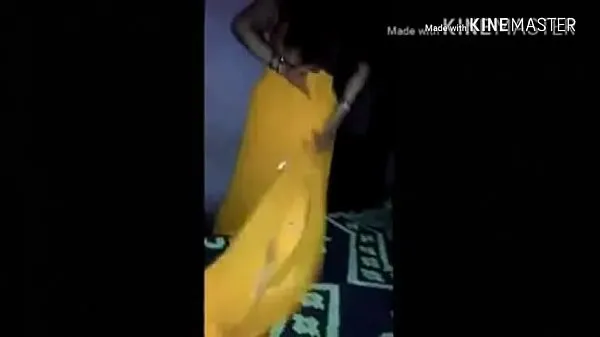 HD Indian hot horny Housewife bhabhi in yallow saree petticoat give blowjob to her bra sellers meghajtó klipek