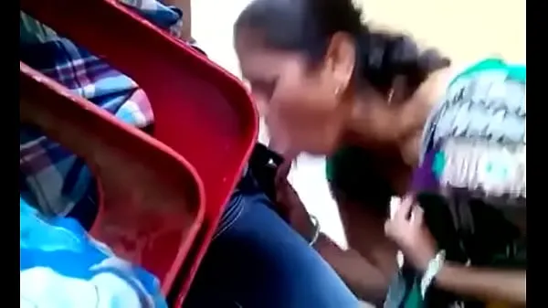 高清Indian step mom sucking his cock caught in hidden camera驱动器剪辑