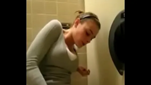 HD Quickly cum in the toilet drive Clips