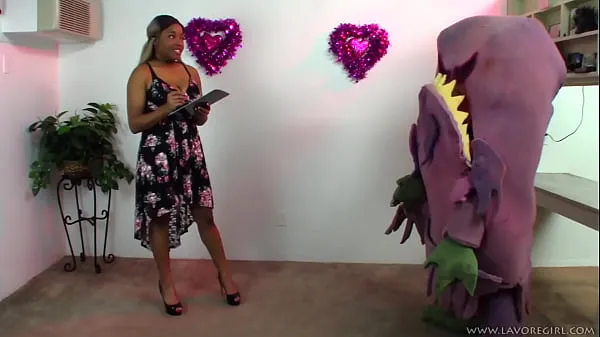 Dysk HD Rivera chooses her own pet vore monster Klipy