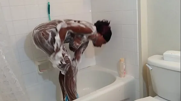 مقاطع محرك الأقراص عالية الدقة I am washing myself in the shower as you watch. I lather myself thoroughly