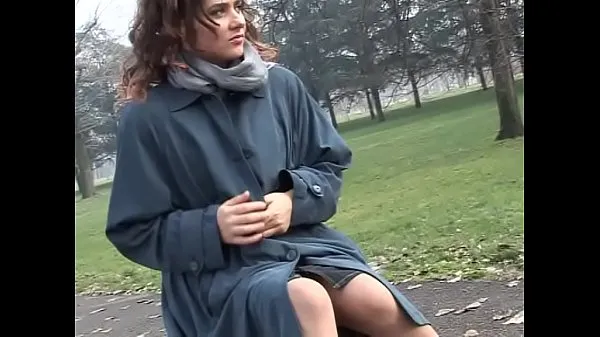 HD Walking around Milan ... with open legs drive Clips