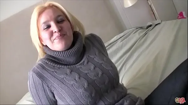 HD The chubby neighbor shows me her huge tits and her big ass schijfclips