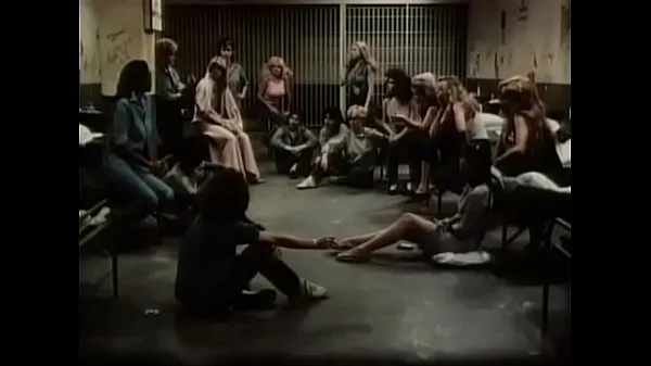 HD Chained Heat (alternate title: Das Frauenlager in West Germany) is a 1983 American-German exploitation film in the women-in-prison genre Klip pemacu