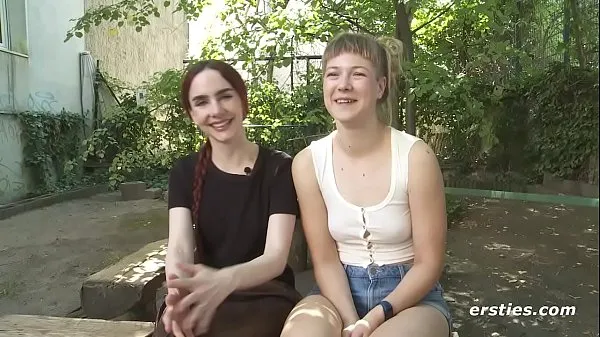 Klip berkendara German Lesbian Sex - Strap On Fucking HD