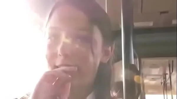 Klip berkendara Girl stripped naked and fucked in public bus HD
