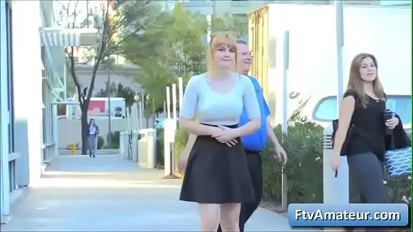 HD Sexy natural big tit blonde teen amateur Alyssa flash her big boobs in a diner schijfclips