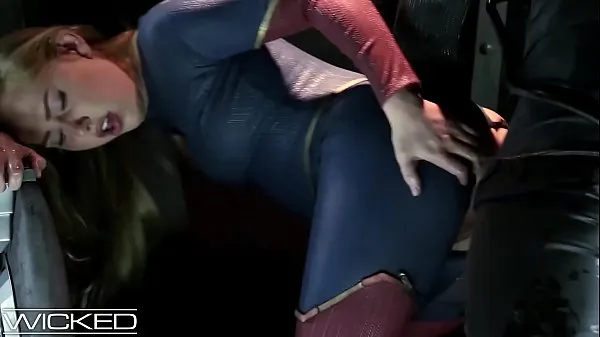高清WickedParodies - Supergirl Seduces Braniac Into Anal Sex驱动器剪辑