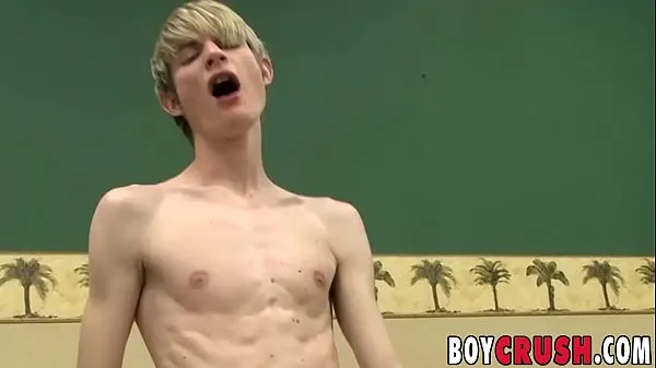 HD Gay teen is dominated as his asshole is pounded doggy style-stasjonsklipp