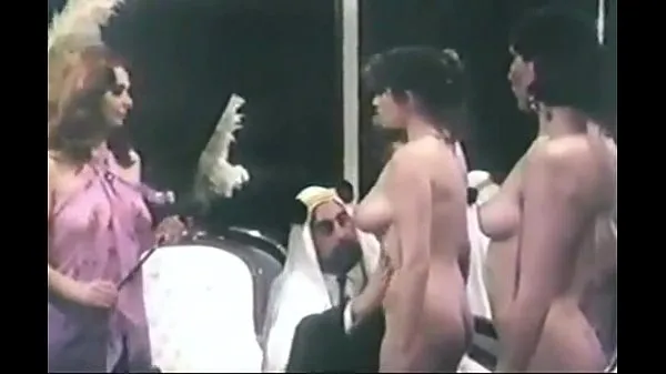 HD arab sultan selecting harem slave-enhetsklipp