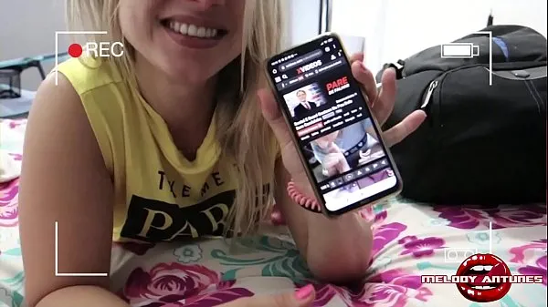 Klipy z jednotky HD Blonde masturbating on webcam