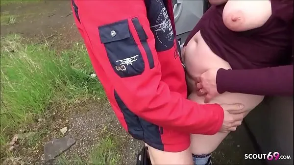 HD Ugly German Mature Street Outdoor Fuck by Young Guy-stasjonsklipp