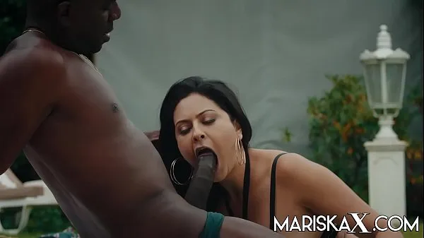 Κλιπ μονάδας δίσκου HD MARISKAX Mariska gets fucked by black cock outside