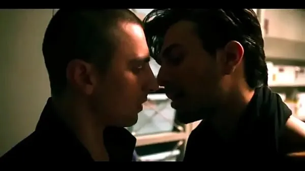 HD-Alexander Eling and Alex Ozerov Gay Kiss from TV show Another Life-asemaleikkeet