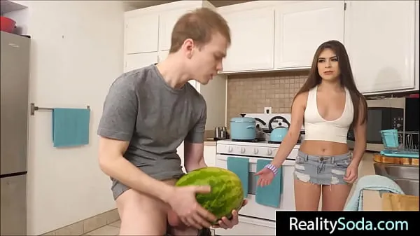 HD step Brother fucks stepsister instead of watermelon schijfclips