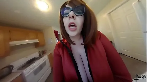 HD Unaware Giantess Searches for Lost Tiny Man Boob s drive Clips