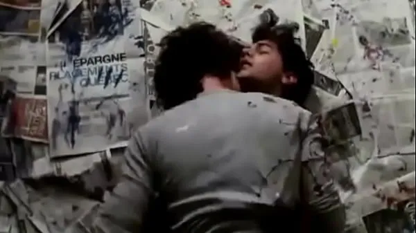 HD François Arnaud and Xavier Dolan gay kiss from J'ai Tué ڈرائیو کلپس