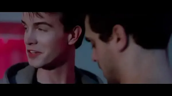高清Gay Kiss from Mainstream Movies驱动器剪辑