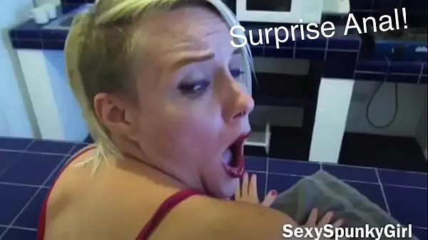 Klipy z disku HD Anal Surprise While She Cleans The Kitchen: I Fuck Her Ass With No Warning