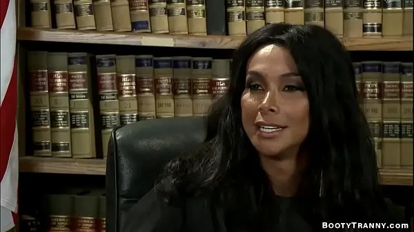 Dysk HD Latina shemale judge fucks offender Klipy