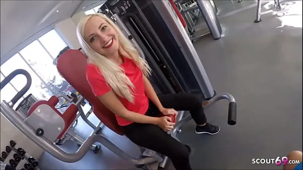 Κλιπ μονάδας δίσκου HD Skinny German Fitness Girl Pickup and Fuck Stranger in Gym