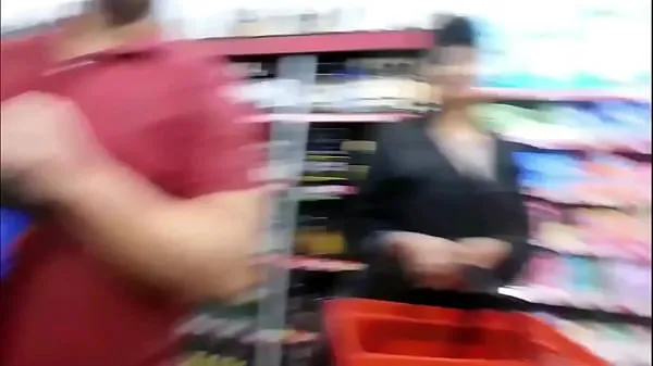 Klipy z jednotky HD PERLA LOPEZ WIFE NINFOMANA, GOES TO THE SUPERMARKET while the two husbands work AND BRINGS ANY TWO GUYS IN THEIR DESPERATION For fucking, LOOKING FOR SEX ANYTHING chapter 45