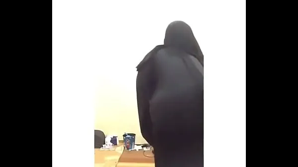HD Hot niqabi girl drive Clips