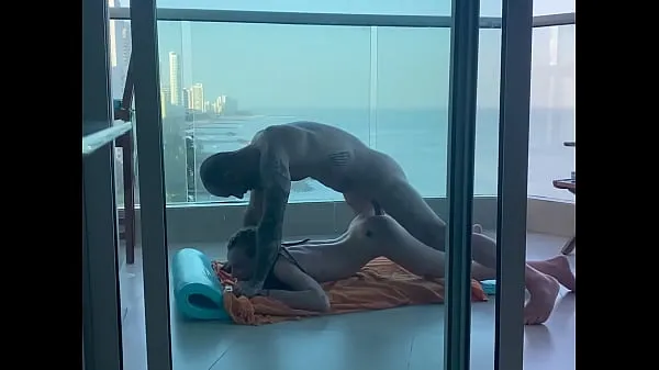 HD On a balcony in Cartagena, a young student gets her pretty little ass filled 드라이브 클립